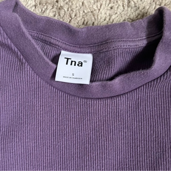 Aritzia - TNA Matching Leggings and Ribbed Tshirt - Picture 2 of 4